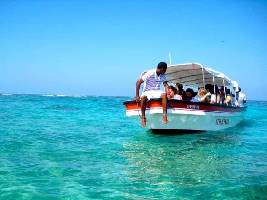 Cartagena: All-Inclusive Rosario Islands Speedboat Tour - Guide quality and language support