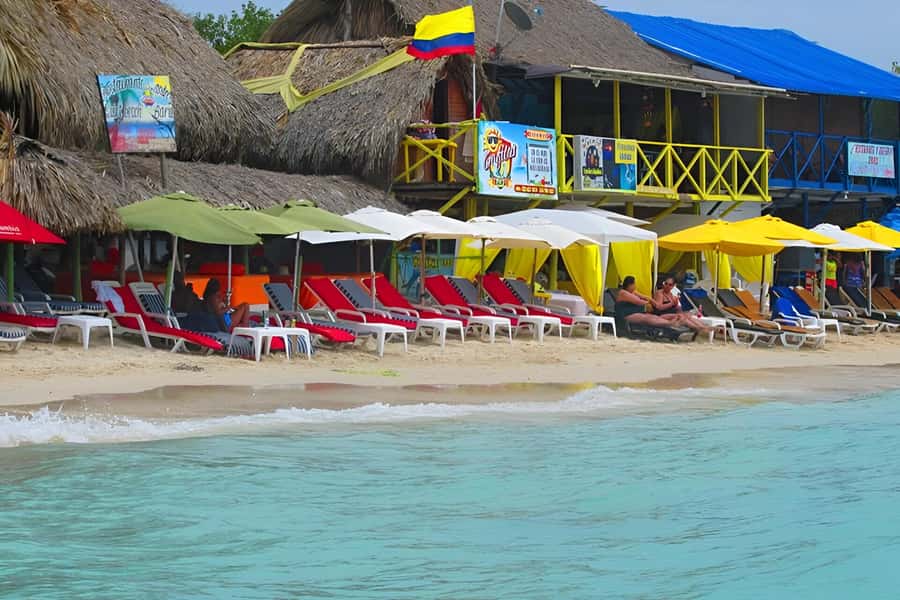 Cartagena: Visit 4 islands in a speedboat + plankton! - One hour at Cholón