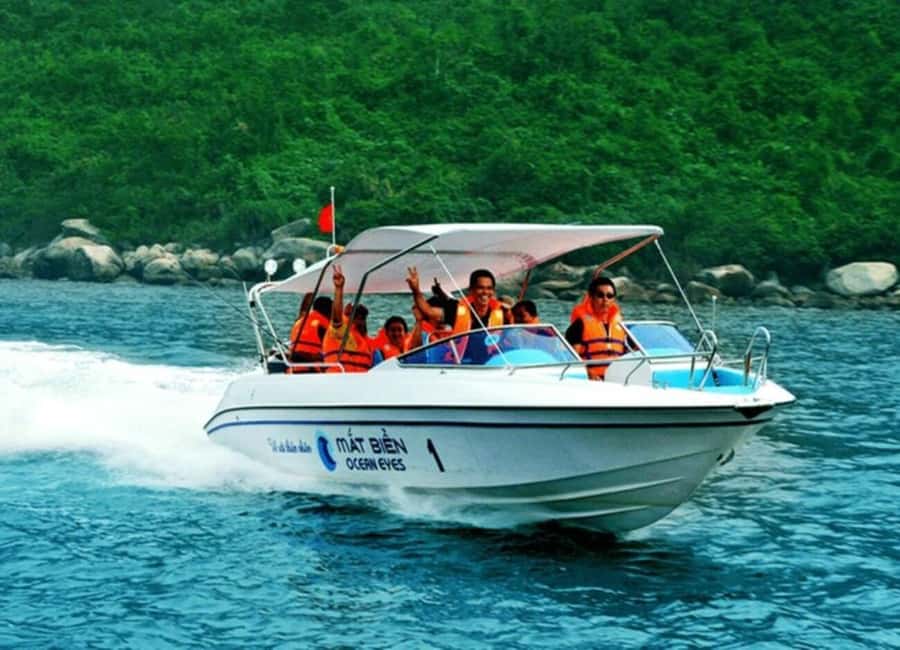 Cham Island: 1-Day Speedboat Trip with Snorkeling and Lunch - The boat ride to Cham Island