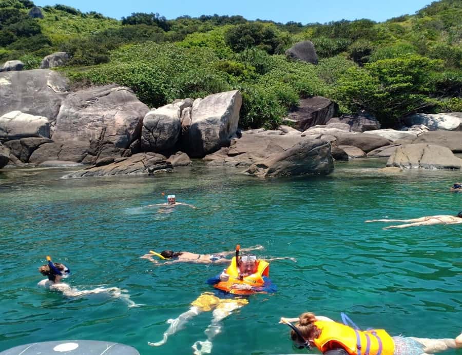 Cham Island: 1-Day Speedboat Trip with Snorkeling and Lunch - Lunch at the beach, with dietary choices