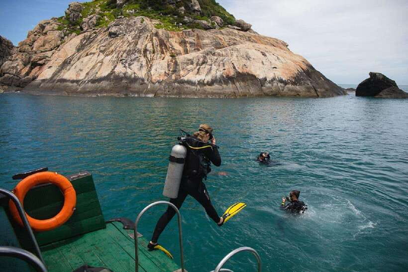 Cham Islands Snorkeling Tour by Speedboat : Hoi An / Da Nang - Lang Beach, the marine protected area, and island life