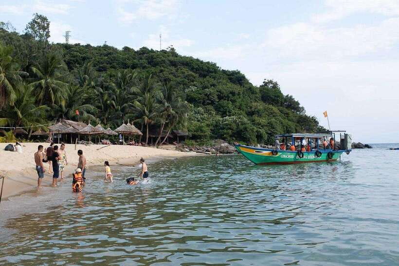 Cham Islands Snorkeling Tour by Speedboat : Hoi An / Da Nang - Snorkeling at Cham Island
