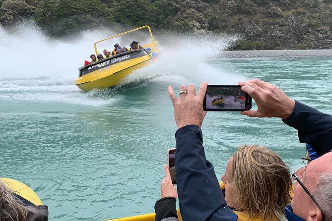 Christchurch Heli-Jet - Helicopter and Jet Boat - Landing for the 20-minute Braided Blast