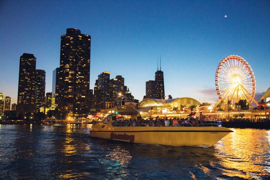 City Cruises Chicago: Seadog Lakefront Speedboat Ride - Grant Park and Buckingham Fountain from the lake