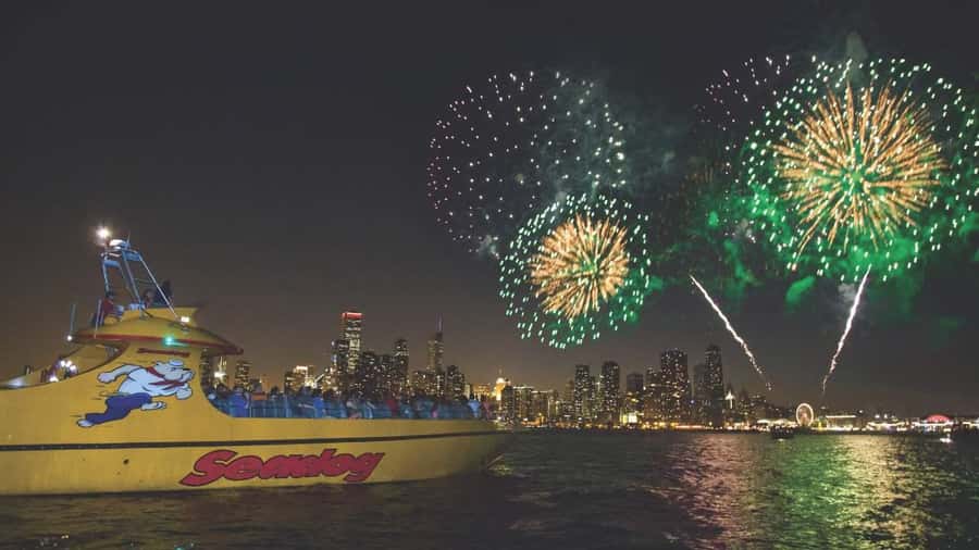 City Cruises Chicago: Seadog Speedboat Lake Firework Cruise - Chicago’s skyline from Lake Michigan