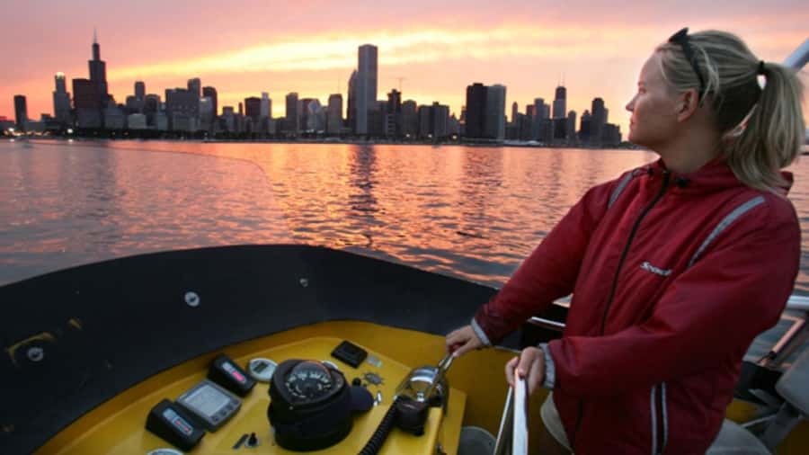 City Cruises Chicago: Seadog Speedboat Lake Firework Cruise - Families, children, and accessibility
