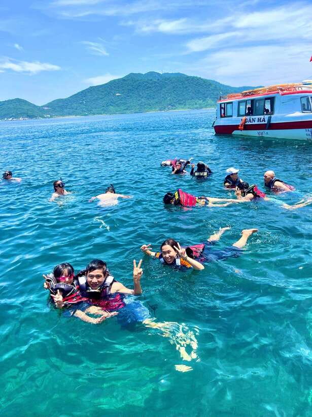 Da Nang/Hoi An: Cham Island Speedboat Tour with Snorkeling - Two hours to slow down at the beach