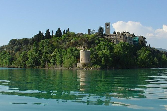 Day Trip: Speedboat Tour Of Lake Trasimeno With Lunch + Assisi Private Tour - Lake Trasimeno by private speedboat