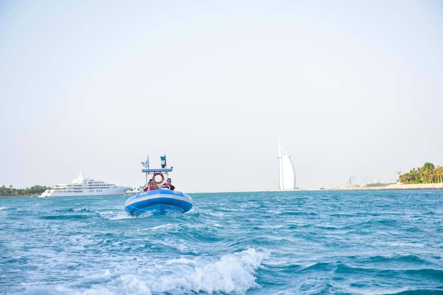 Dubai Marina : 1.5-Hour Atlantis Sightseeing Speedboat Tour - Burj Al Arab and the sail-shaped skyline