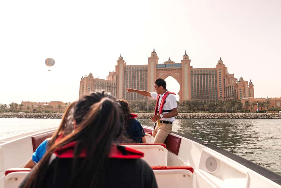Dubai Marina: 1-Hour Luxury Sightseeing Speedboat Tour - Key points to know before you book