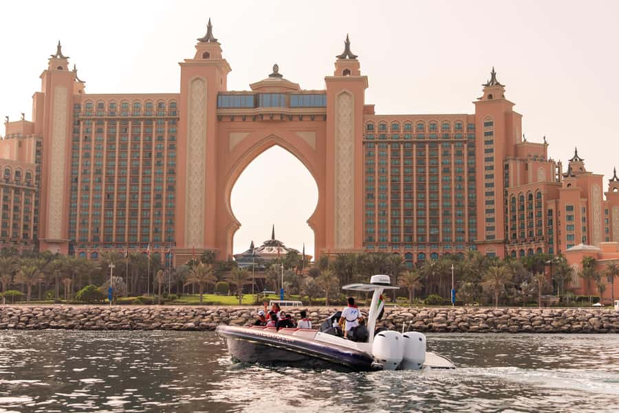 Dubai Marina: 1-Hour Luxury Sightseeing Speedboat Tour - Atlantis The Palm and the best photo stop