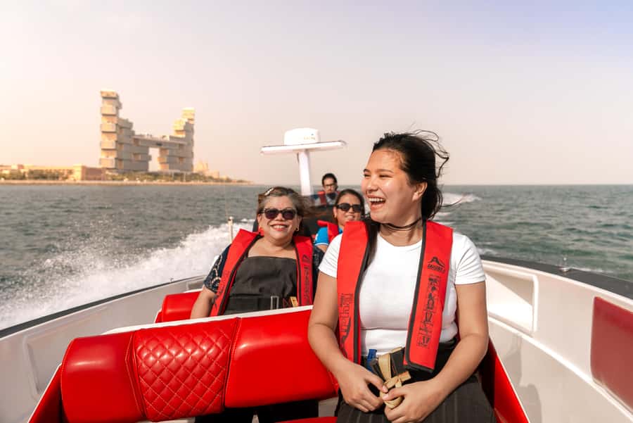 Dubai Marina: 1-Hour Luxury Sightseeing Speedboat Tour - Choosing the best departure time