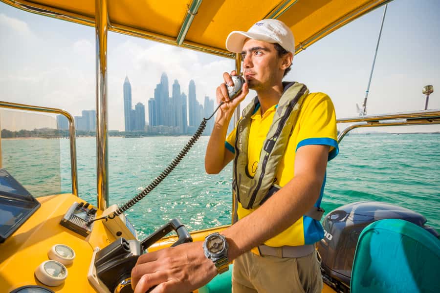 Dubai Marina: Guided Sightseeing Tour by Speedboat - Guides, photos, and the human side of the trip