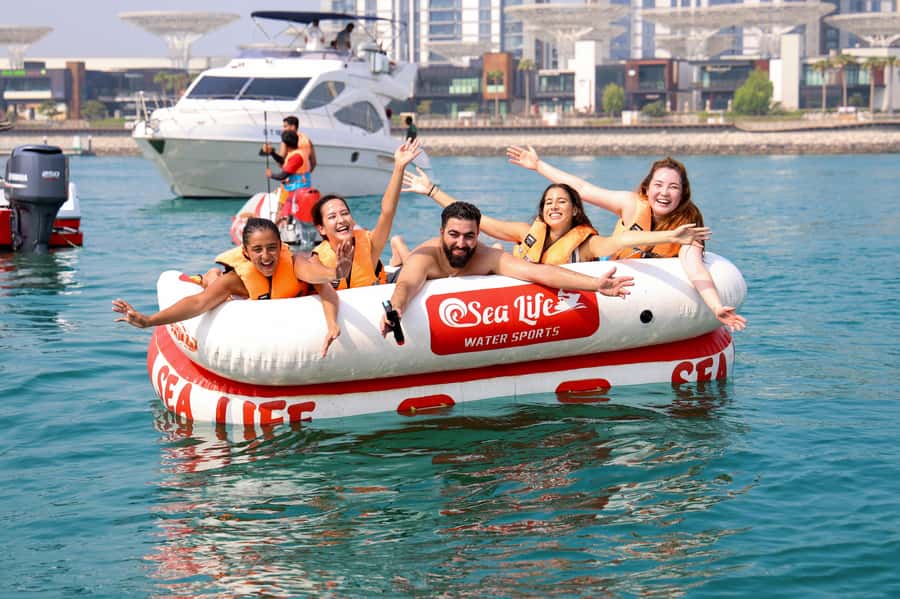 Dubai: Speedboat-Pulled Donut Ride Trip in JBR - A short route with plenty of water spray