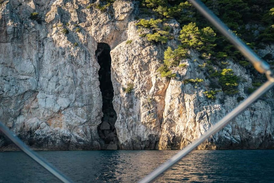 Dubrovnik: Private speedboat tour of Elafiti islands - Lopud’s sandy beach and Franciscan monastery