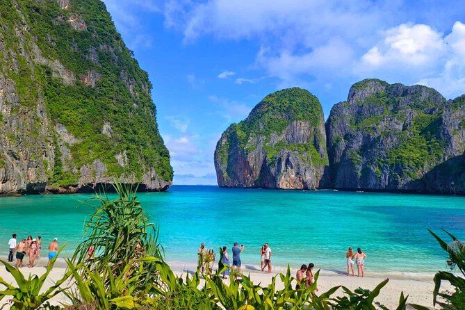 Early bird Phi Phi islands and 4 Islands by Speedboat Tour - Poda Island closes the island circuit