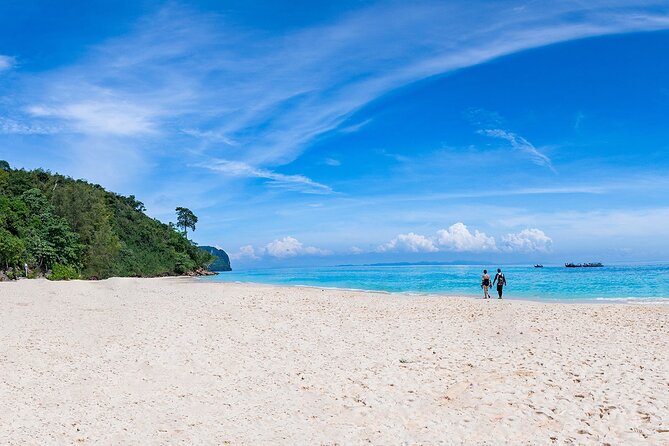 Early Bird Phi Phi Islands Tour From Phi Phi by Speedboat - The guides can make or break the day