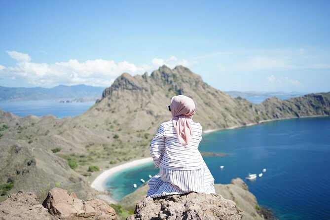 Early Bird Speedboat Group Tour : Explore Komodo Ahead of Crowds - Pink Beach, a short ride and a gentler pause