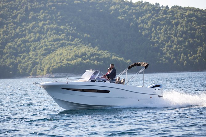 Elaphiti Islands 6 Hours Private Speedboat Tour - Sipan: olive oil, vineyards, and a larger island feel