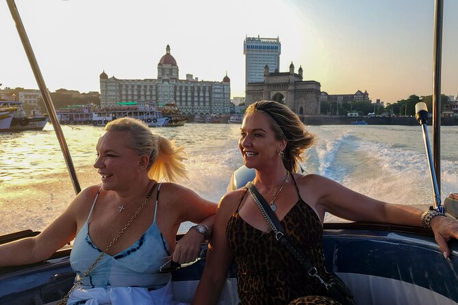 Elephanta Caves by Premium Speedboat - Group Tour - Reaching Gharapuri and the cave entrance