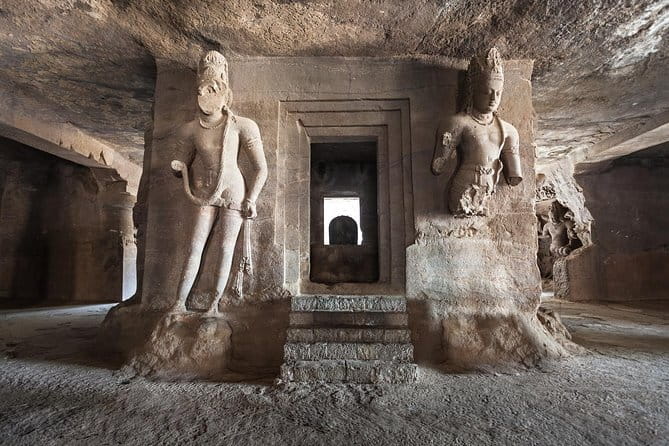 Elephanta Island Private Speedboat Tour from Mumbai - 6pax - Reaching Elephanta Island by boat