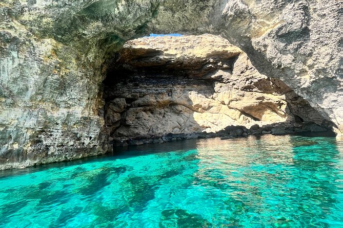 Explore Comino, Blue Lagoon & Caves - Private speed boat - Half Rock and the Gozo coastline