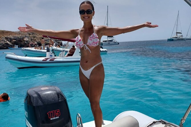 Favignana and Levanzo: Island tour by rib boat from Trapani - Levanzo village and its small harbor