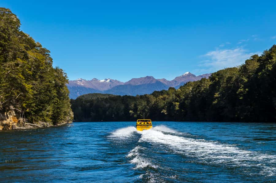 Fiordland: Jet Boat & Nature Walk Experience from Te Anau - Reaching Lake Manapouri
