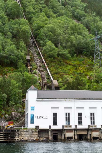 Flørli 4444: RIB & Hike - Choosing between 4444 steps and 750 steps