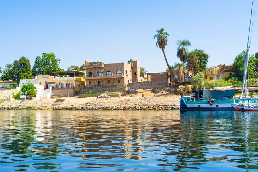 From Aswan: Philae Temple & Motorboat Tour to Nubian Village - Meeting a Nubian family near Soheil Island