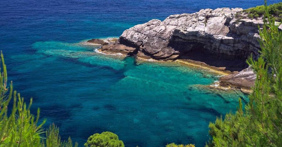 From Dubrovnik: Pvt Speedboat Cruise to Mljet&Sipanska Luka - The open-water run past Jakljan and Olipa