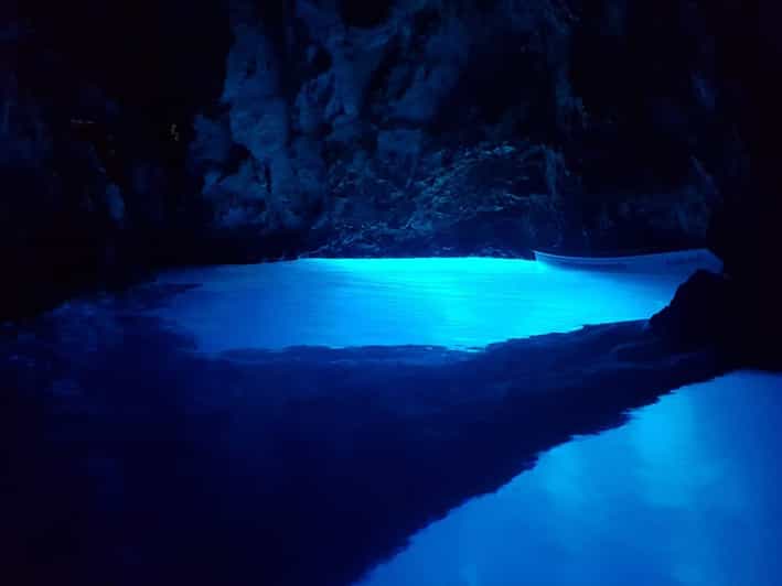 From Hvar: Blue cave group speedboat tour full day - Stiniva Cove is best seen from the water