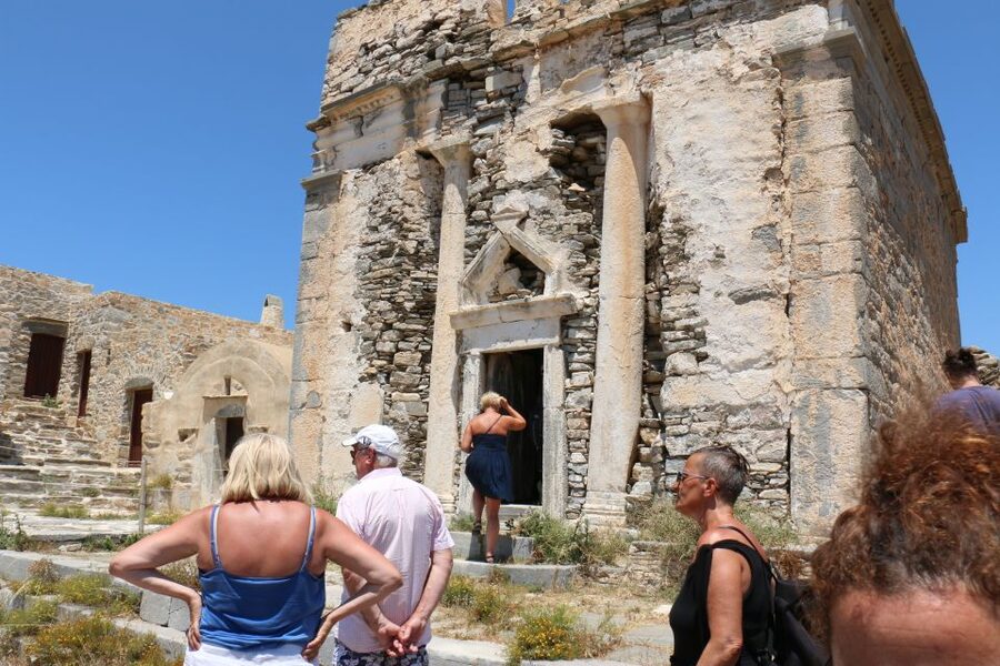 From Ios: RIB Boat Trip to Sikinos Island and Winery Tour - A coffee break with a local feel