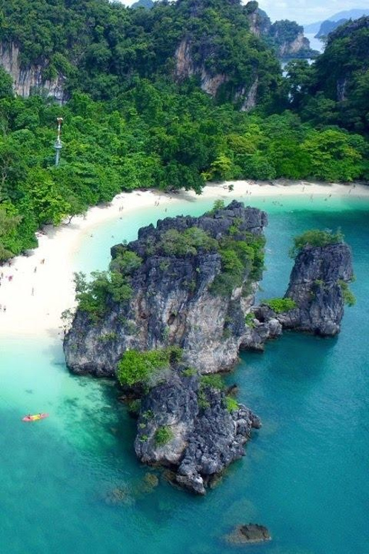 From Krabi: Hong Islands Day Trip by Speedboat with Lunch - Hong Lagoon and the cliffs around it