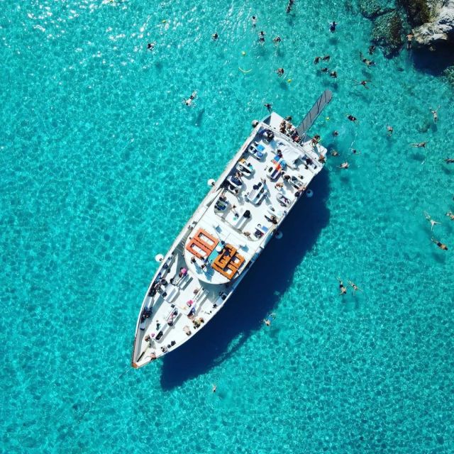 From Lefkimmi: Paxos, Antipaxos & Blue Caves Speedboat Tour - What the boat is really like