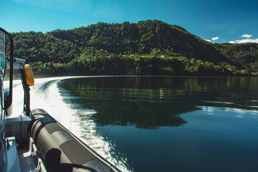 From Norheimsund: Hardangerfjord & Fyksesund RIB Fjord Tour - Leaving Norheimsund by open RIB