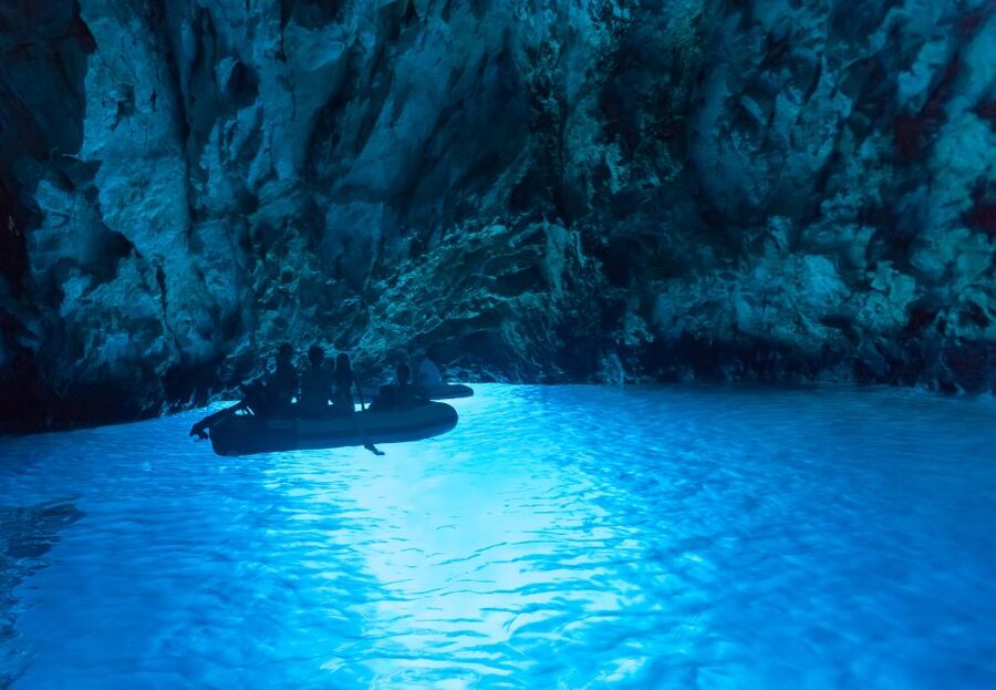 From Omis: Blue Cave & 5 Island Speedboat Tour - Stiniva Cove on Vis