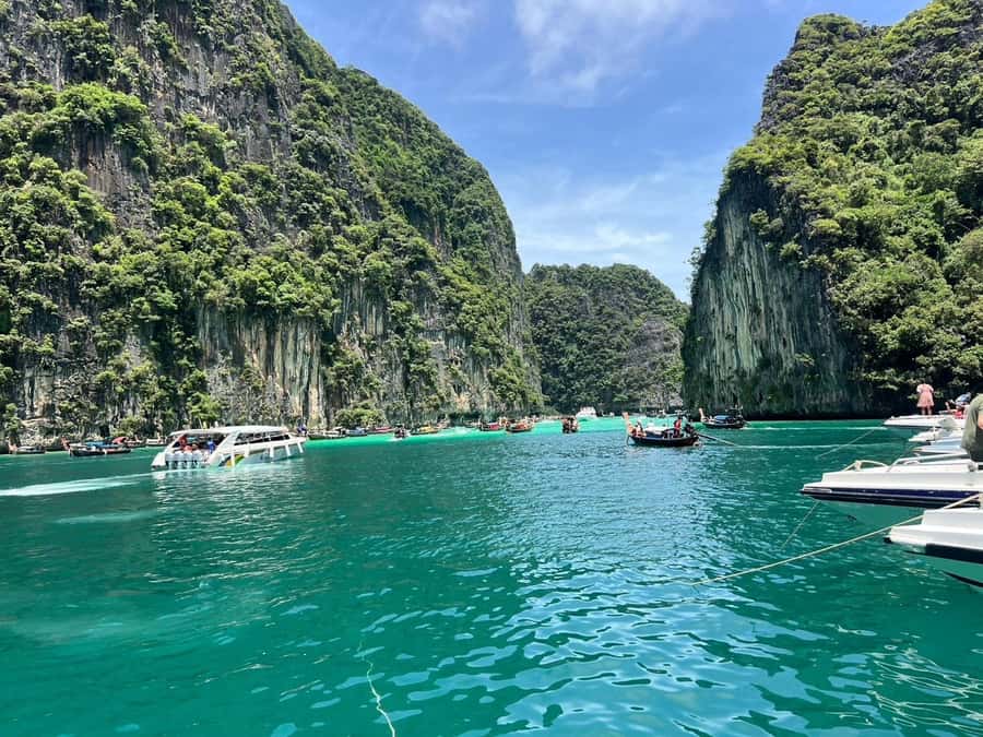 From Phi Phi : One Day Trip by speedboat with Lunch - A full day around Phi Phi by speedboat