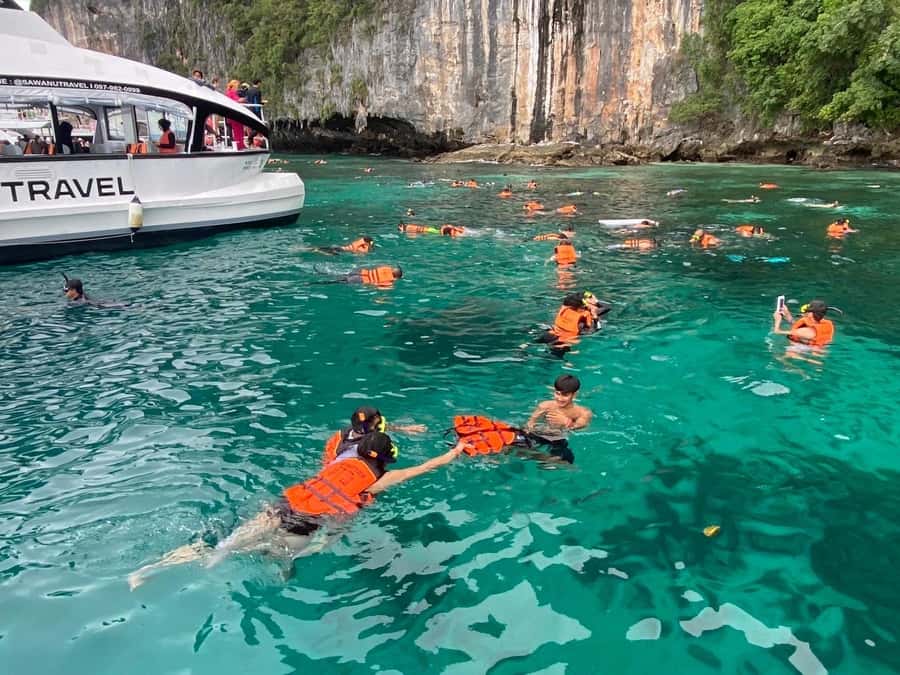 From Phi Phi : One Day Trip by speedboat with Lunch - Shark Point and the limits of group snorkeling