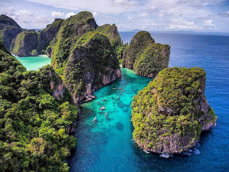 From Phuket: Phi Phi and Khai Islands Speedboat Tour - The day in five useful points