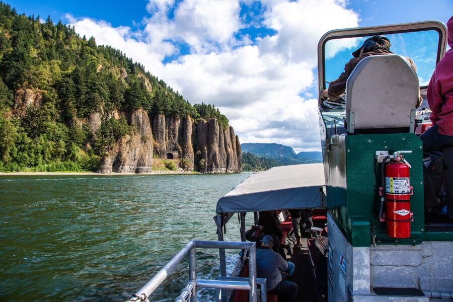 From Portland: 7 Wonders of the Gorge Jetboat Cruise - Heading toward the Columbia River Gorge