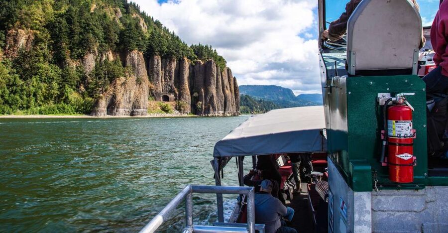 From Portland: Bigfoot Adventure 3.5-hour Jetboat Cruise - Crossing into the Columbia River setting