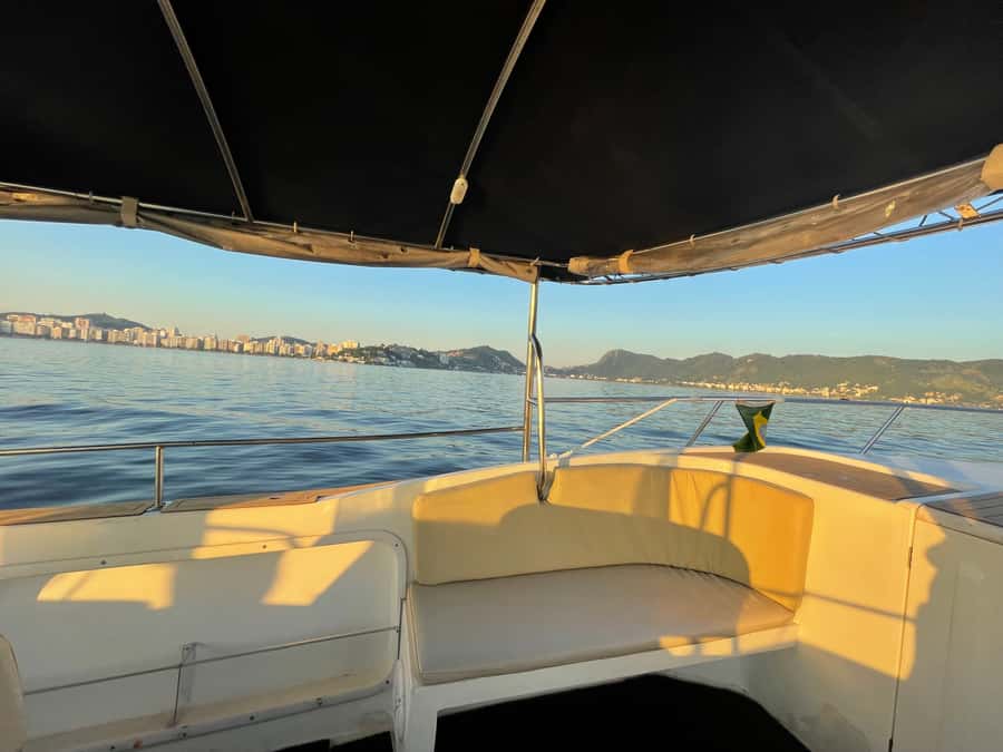 From Rio de Janeiro: Private Speedboat Tour - Language, service, and the captain you get