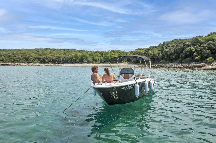 From Rovinj: Sea Caves & Sandy Levan Island Speedboat Tour - Why the private boat makes a difference