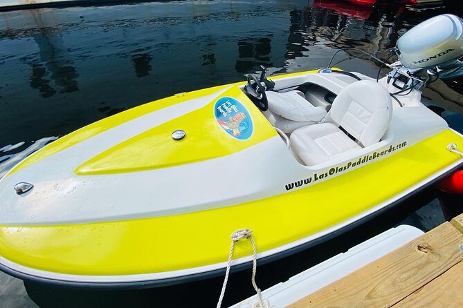 Ft. Lauderdale Mini Powerboat Rental. Canal, Yacht, Mansion Tour - Following the canals, yachts, and mansion-lined waterway