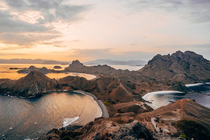 Full-Day Adventure Tour to komodo Island with join Speed Boat tur - Pink Beach for swimming and snorkeling