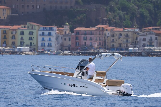 Full Day Private Tour from Sorrento to Capri by speedboat - A private boat is the pleasant way to see Capri
