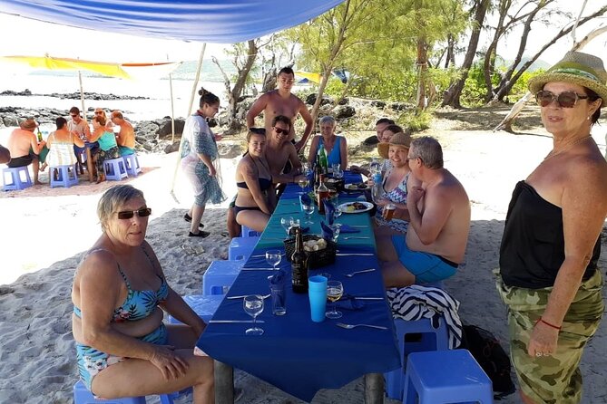 Full Day Shared Speed Boat in Ile Aux Cerfs Lunch & Transfer incl - Why the speedboat makes Île aux Cerfs different