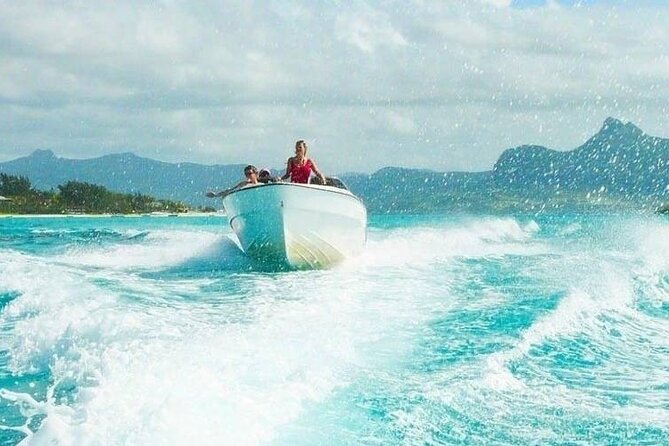 Full Day Shared Speed Boat in Ile Aux Cerfs Lunch & Transfer incl - An 8:30 a.m. pickup across Mauritius