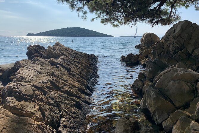 Fully customized private boat trip from Trogir and Split - Brac and lunch in Milna